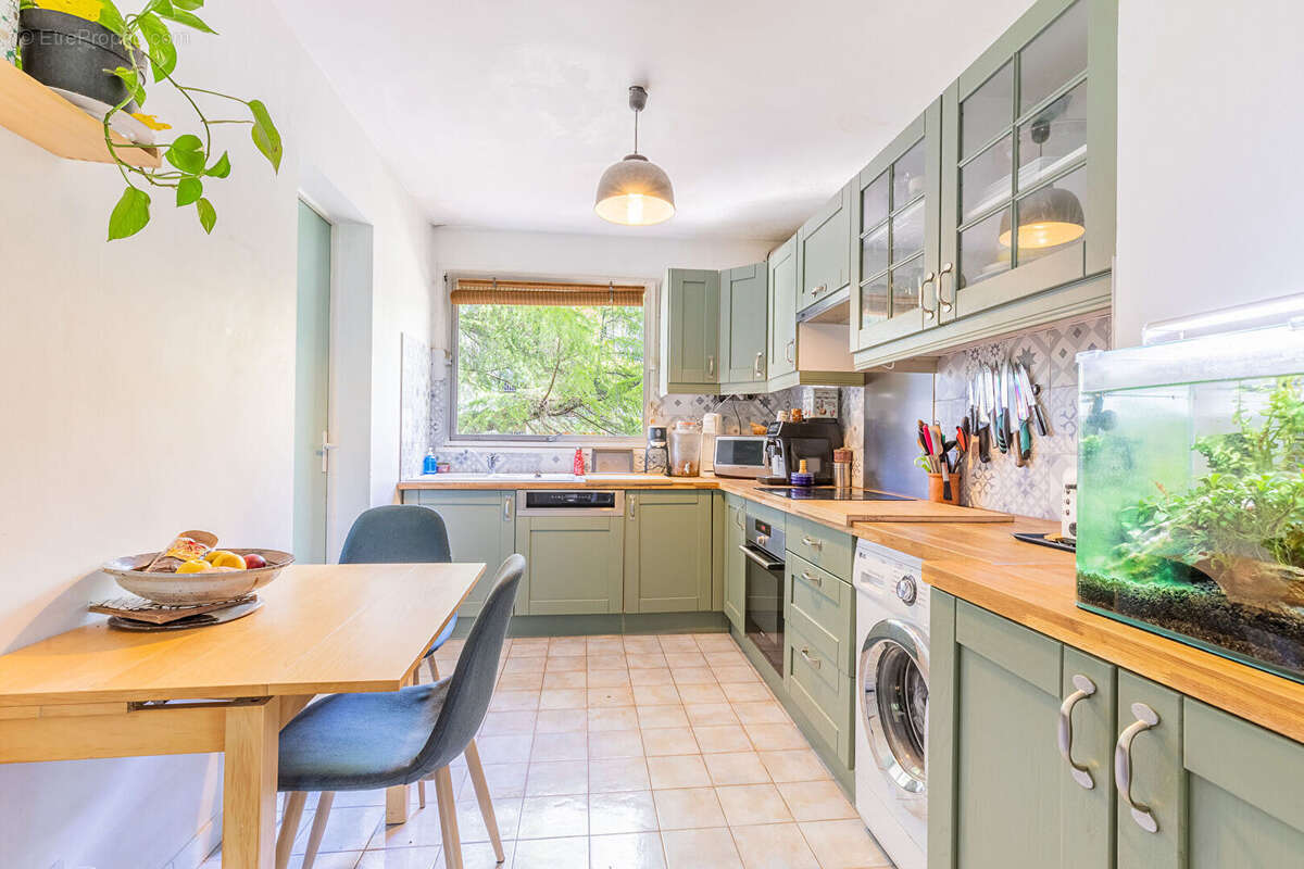 Appartement à BURES-SUR-YVETTE