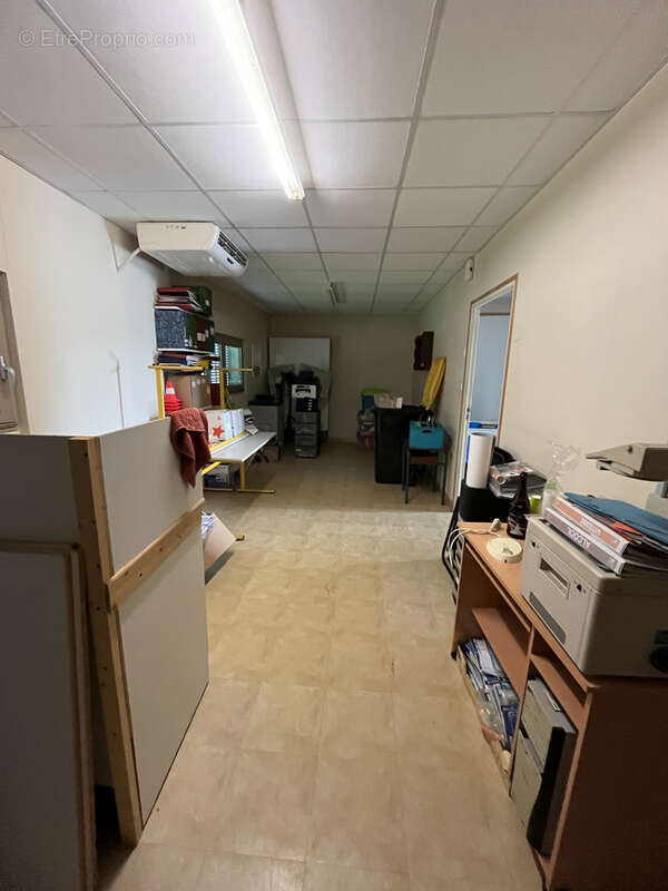 Commerce à MONCE-EN-BELIN