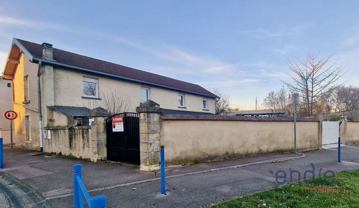 Maison à ARC-LES-GRAY