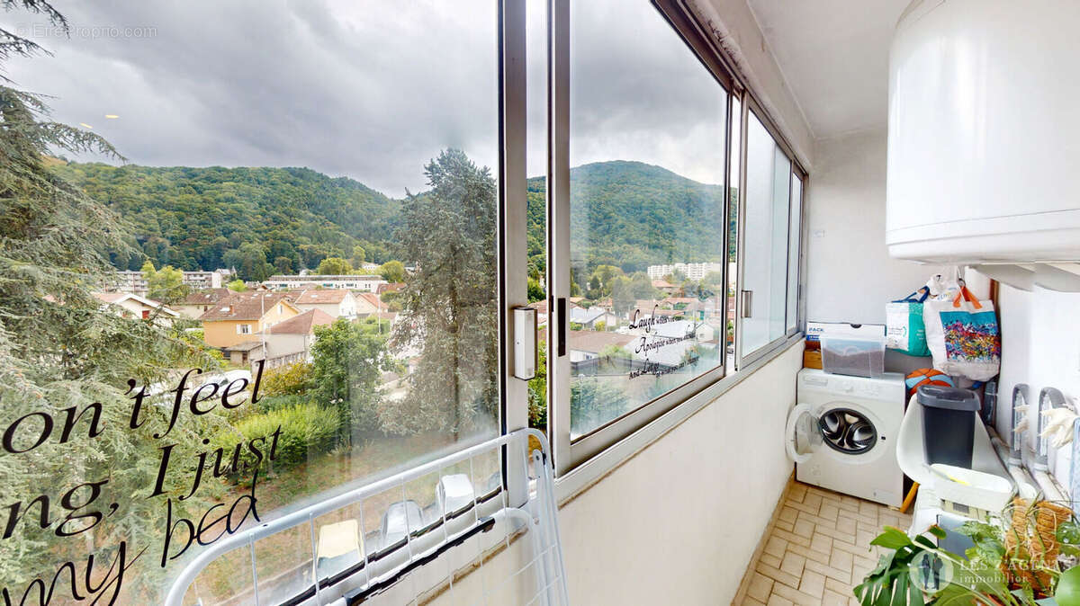 Appartement à SAINT-MARTIN-D'HERES