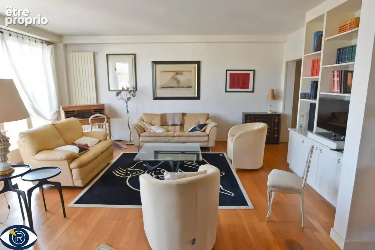 Appartement 145 m² à Laval  - photo 2