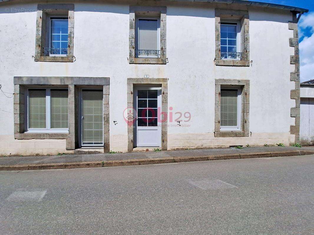 Maison à CAST