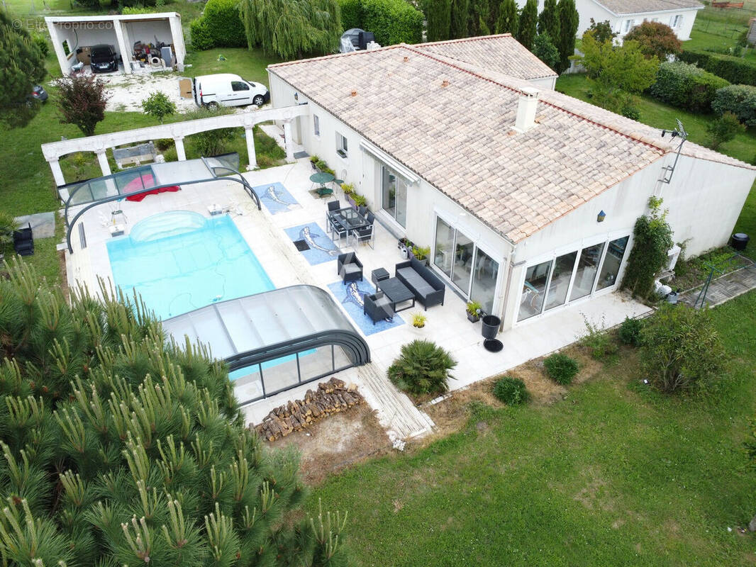 Maison à JONZAC