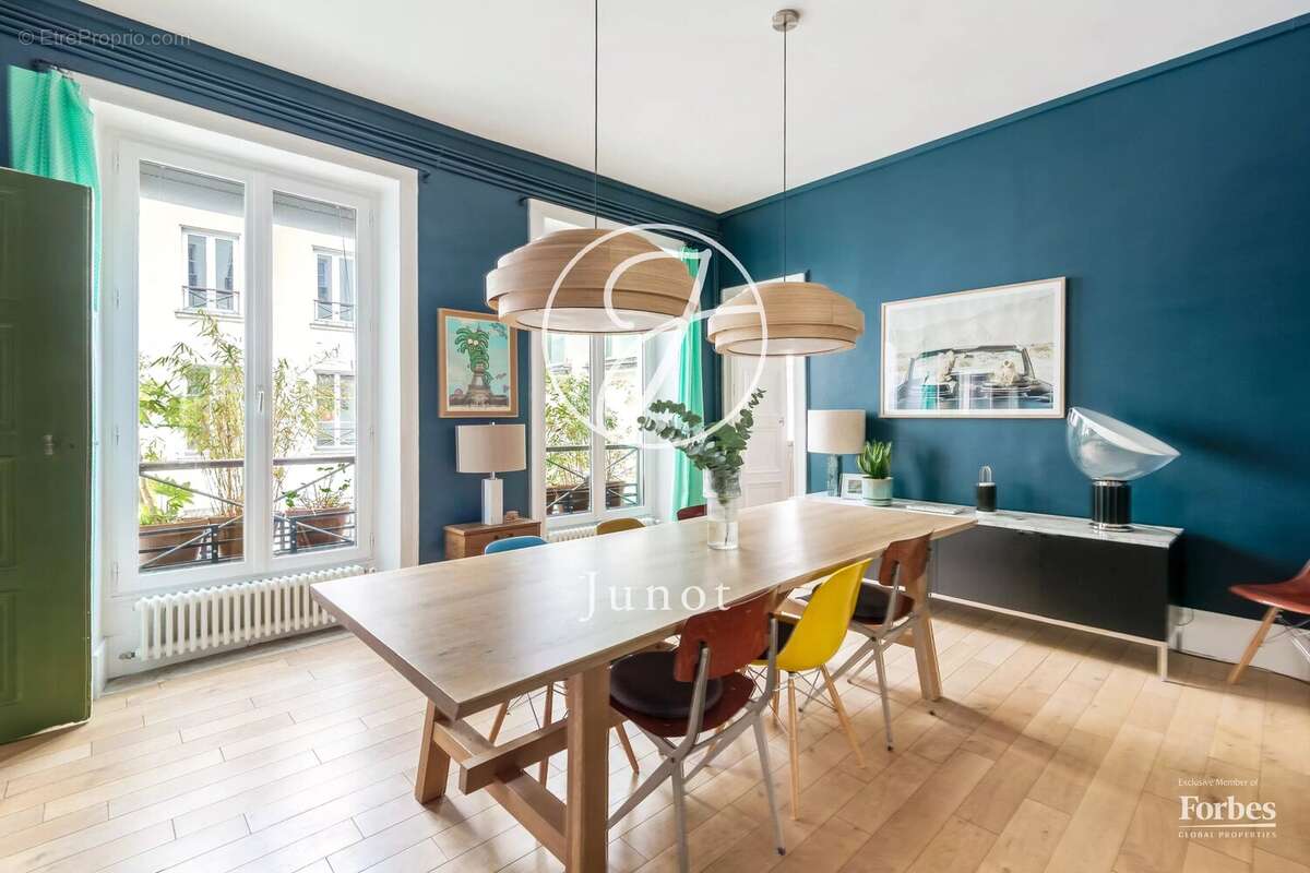 Appartement à PARIS-10E