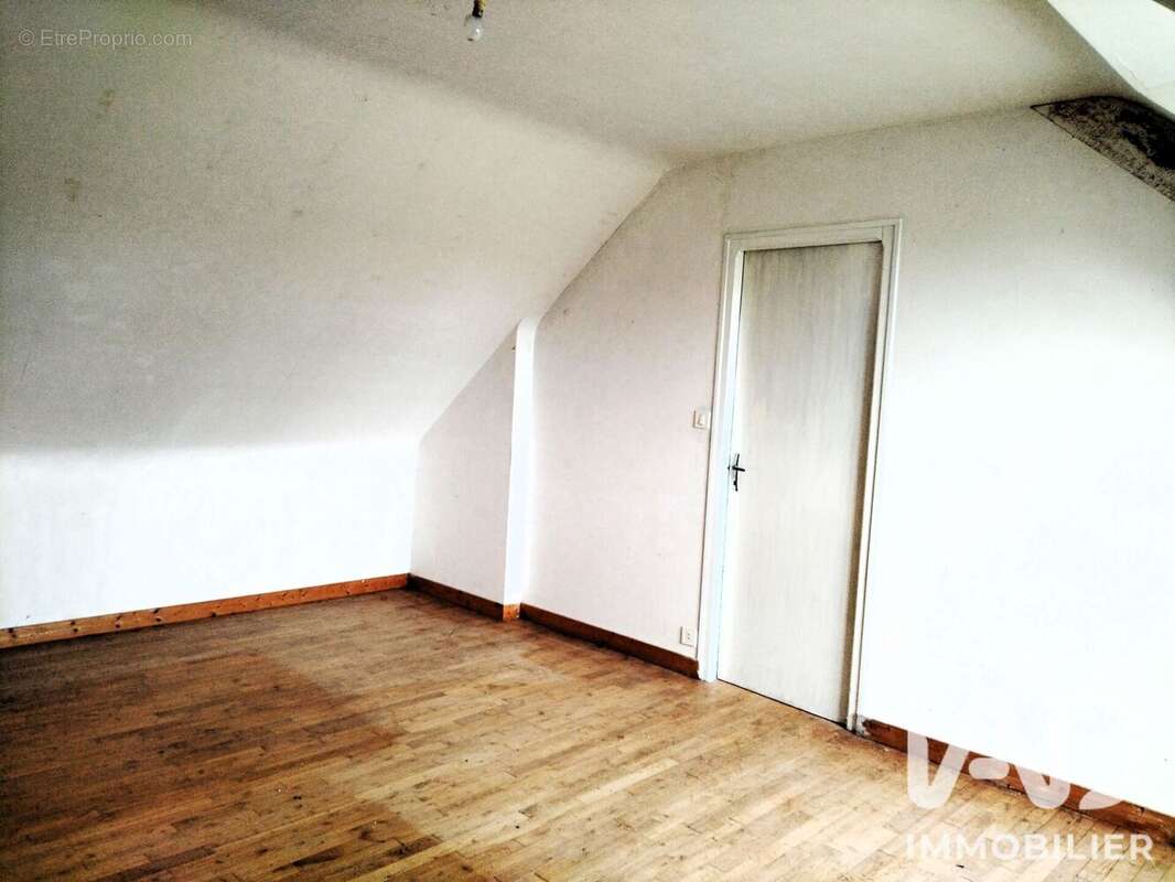 Maison 100 m² à Isigny-Le-Buat  - photo 8