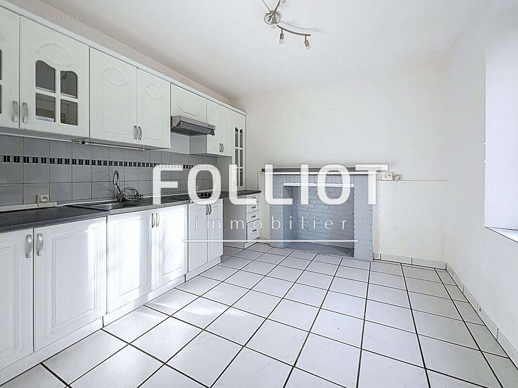A Vendre, Maison à Saint Germain D'Elle avec terrain de 1800m² - photo 7