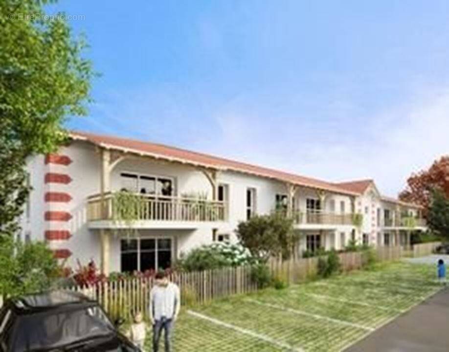 Appartement à PARENTIS-EN-BORN