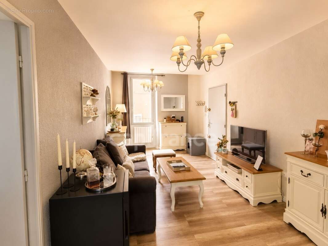 Appartement T2 avec espace bureau – 43,61 m² – Cœur de Roquevaire - photo 2