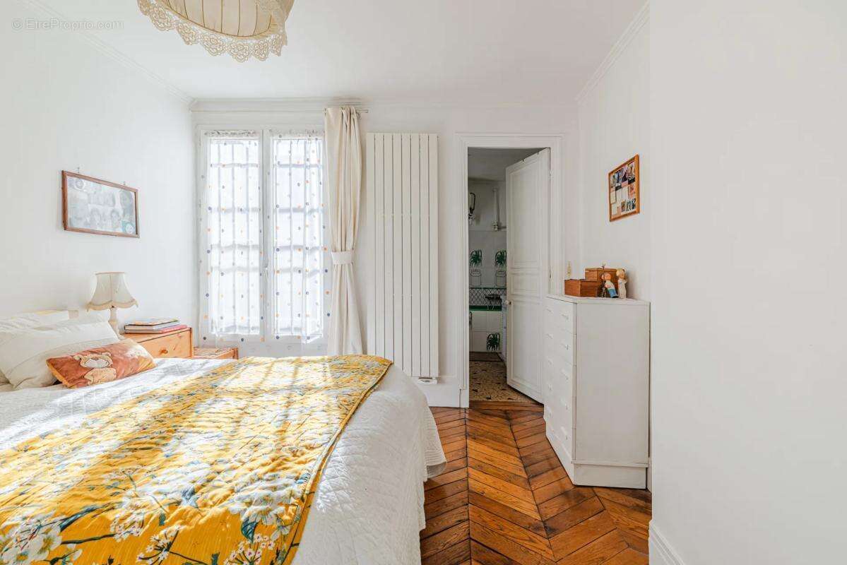 Appartement à PARIS-18E
