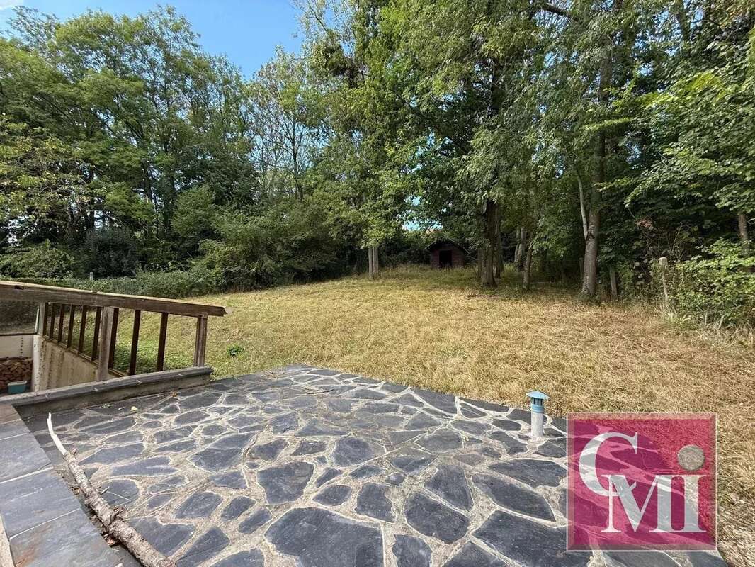Exclusivite !! Pavillon familial avec piscine et grande dépe - photo 3