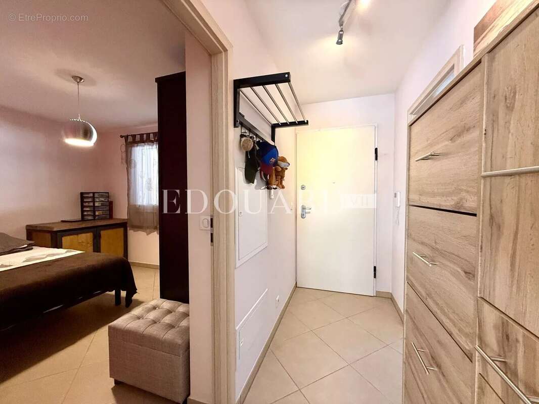 Bel trois pièces en excellent état dans résidence moderne avec piscine et performante sur le plan énergétique - photo 22