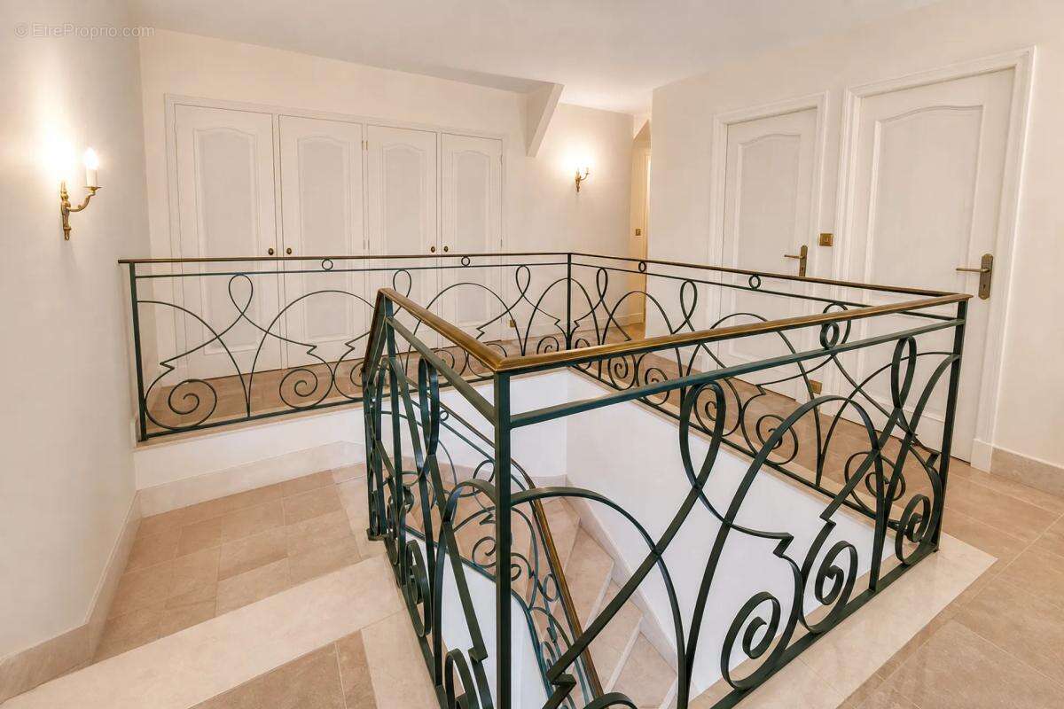 Maison de 7 pièces de 172 m² à Selles-sur-Cher - photo 9