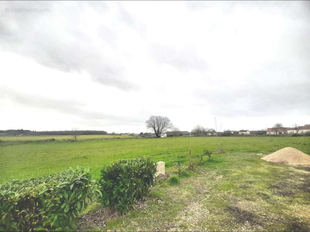 Appartement à LA CELLE-SAINT-AVANT