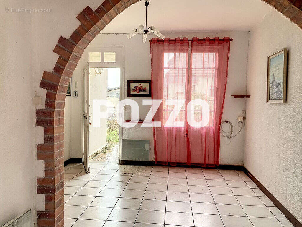 Maison à AGON-COUTAINVILLE