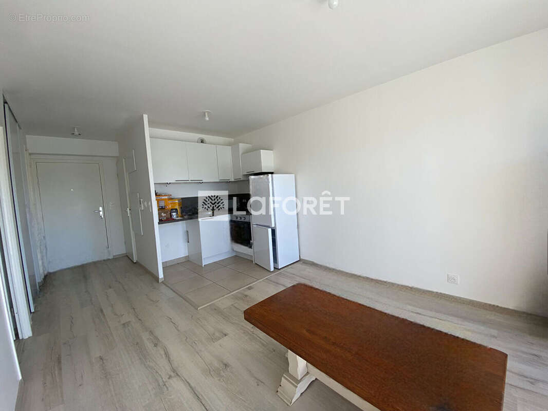 Appartement à SAINT-LEGER-DU-BOURG-DENIS