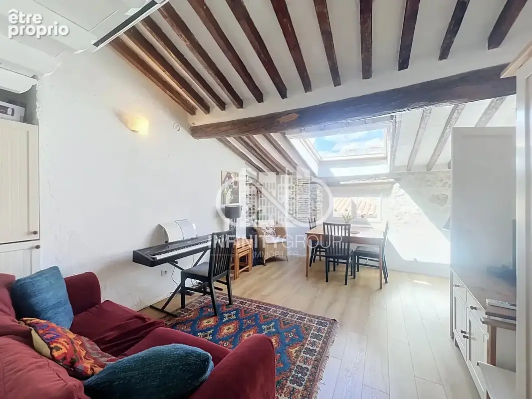 Vieil Antibes – Dernier étage  T2 de charme avec mezzanine - photo 2