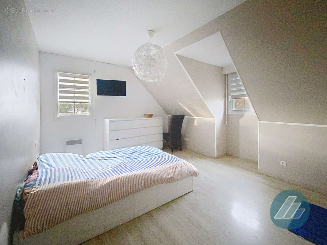 Maison à TOURS-EN-VIMEU