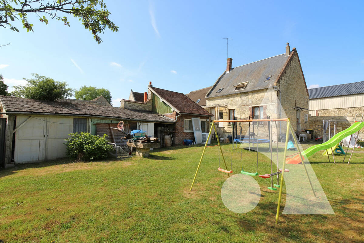 Maison à ESTREES-SAINT-DENIS