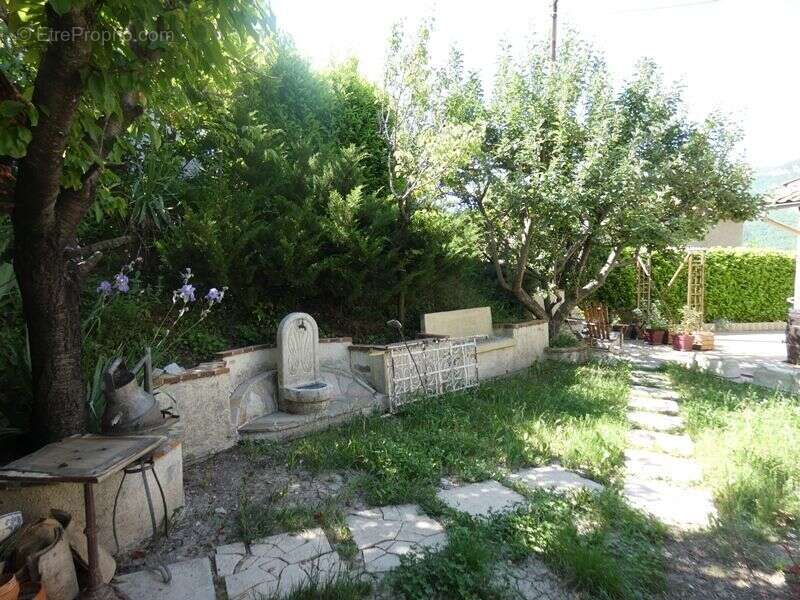 Maison 69 m² à Serres  - photo 4