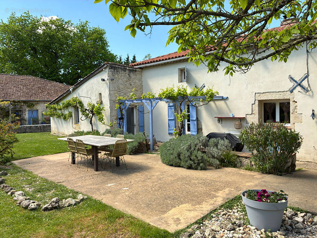 Maison à DOLMAYRAC
