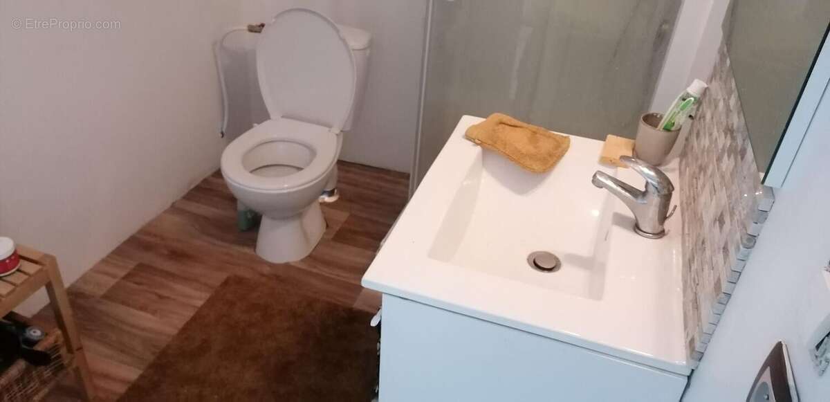 Photo 3 - Commerce à NEUVY-LE-ROI