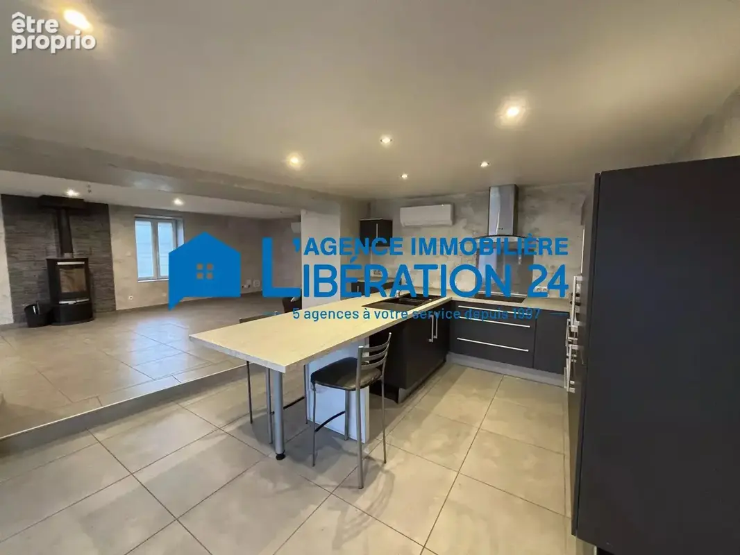 Maison  170 m² à Craintilleux avec piscine - photo 2