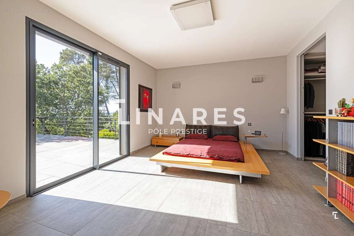 LE PANORAMA - Villa contemporaine d’architecte de 283m2 avec vue panoramique - Piscine à débordement - Bouc-Bel-Air - photo 9