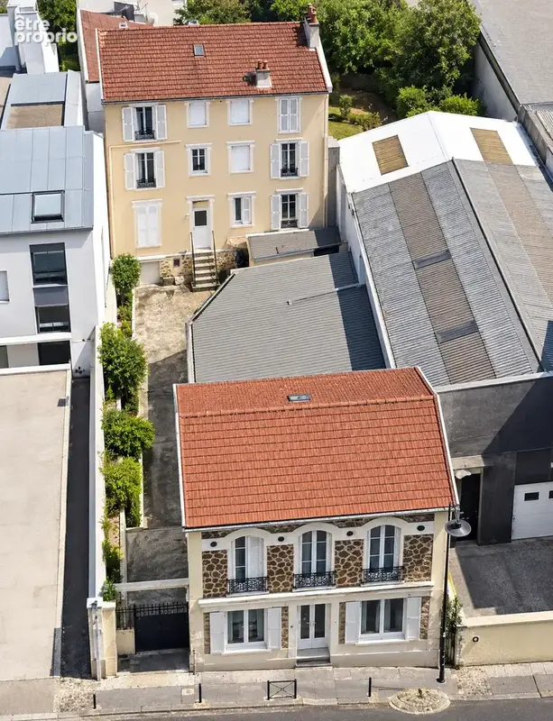 Appartement à COURBEVOIE