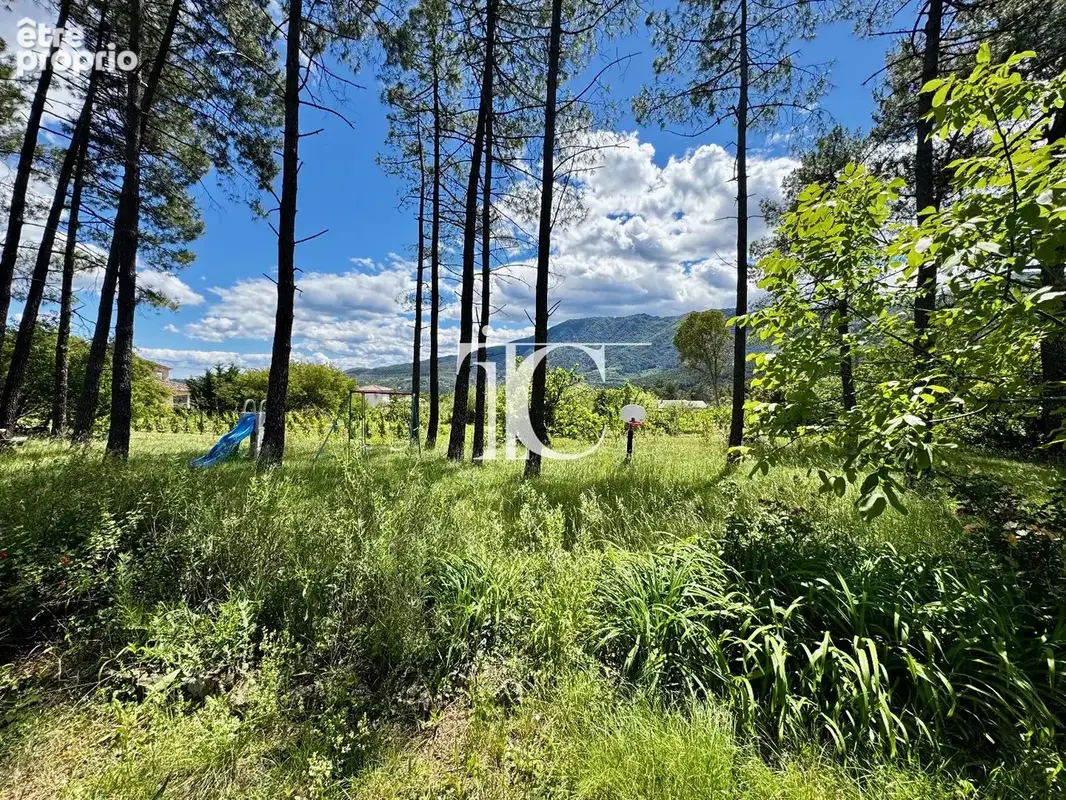 Villa 97m² sur 4203m² de terrain avec un chalet et dependances - photo 17