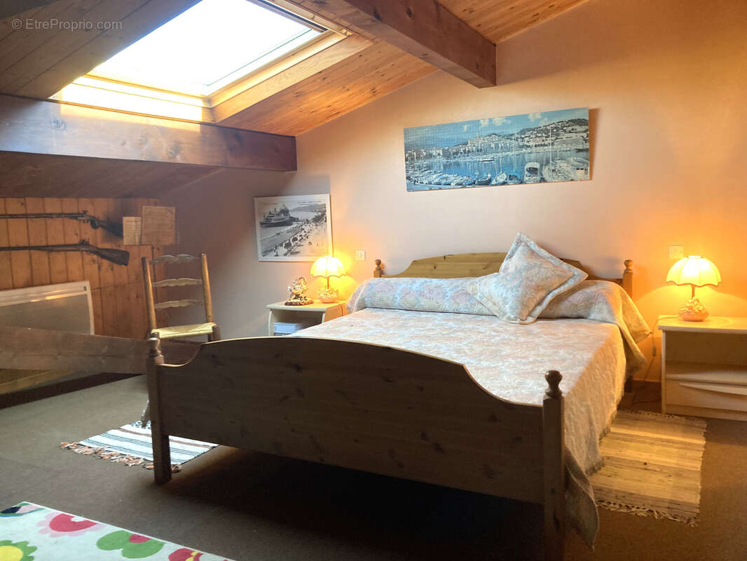 Maison à VILLIEU-LOYES-MOLLON