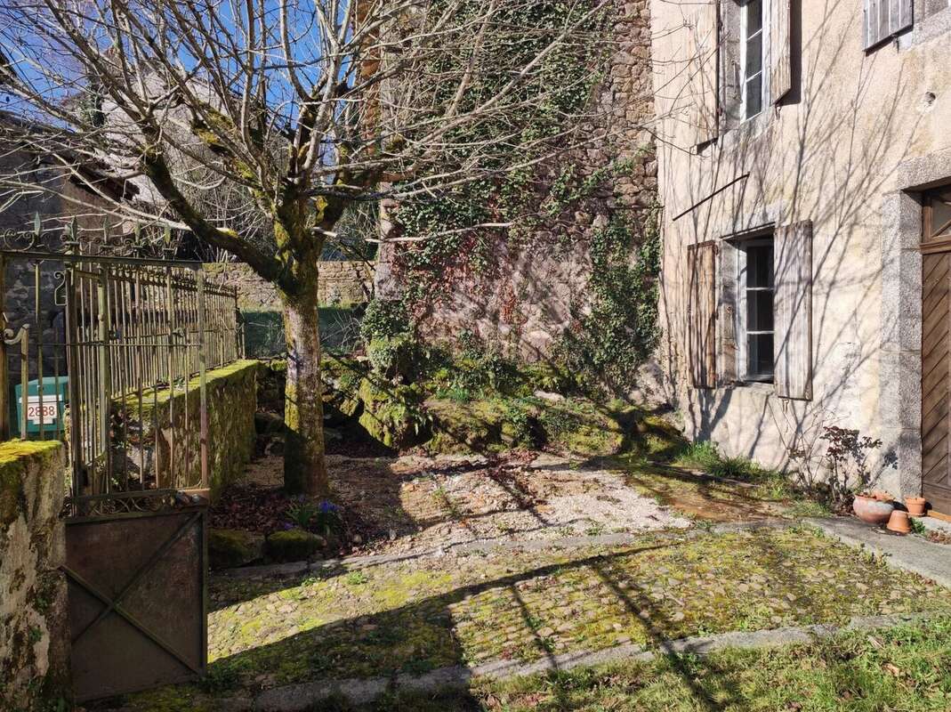 Maison à BUSSEROLLES