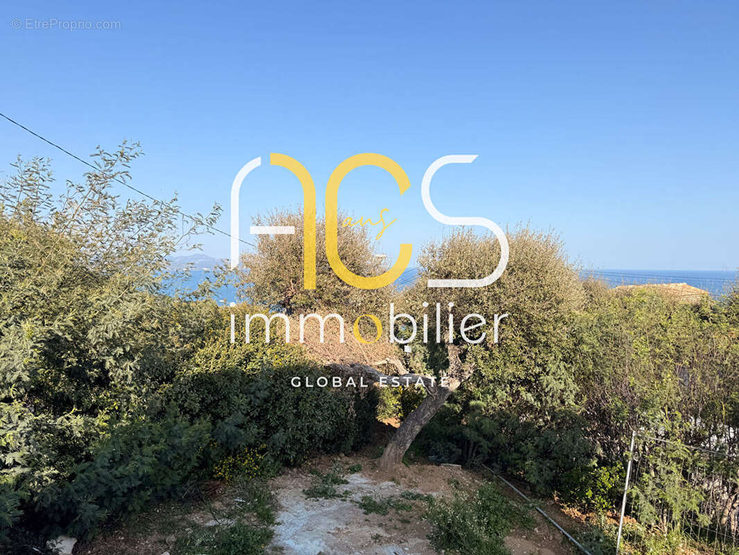 Maison à ROQUEBRUNE-SUR-ARGENS