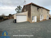 Maison à BAZOGES-EN-PAREDS