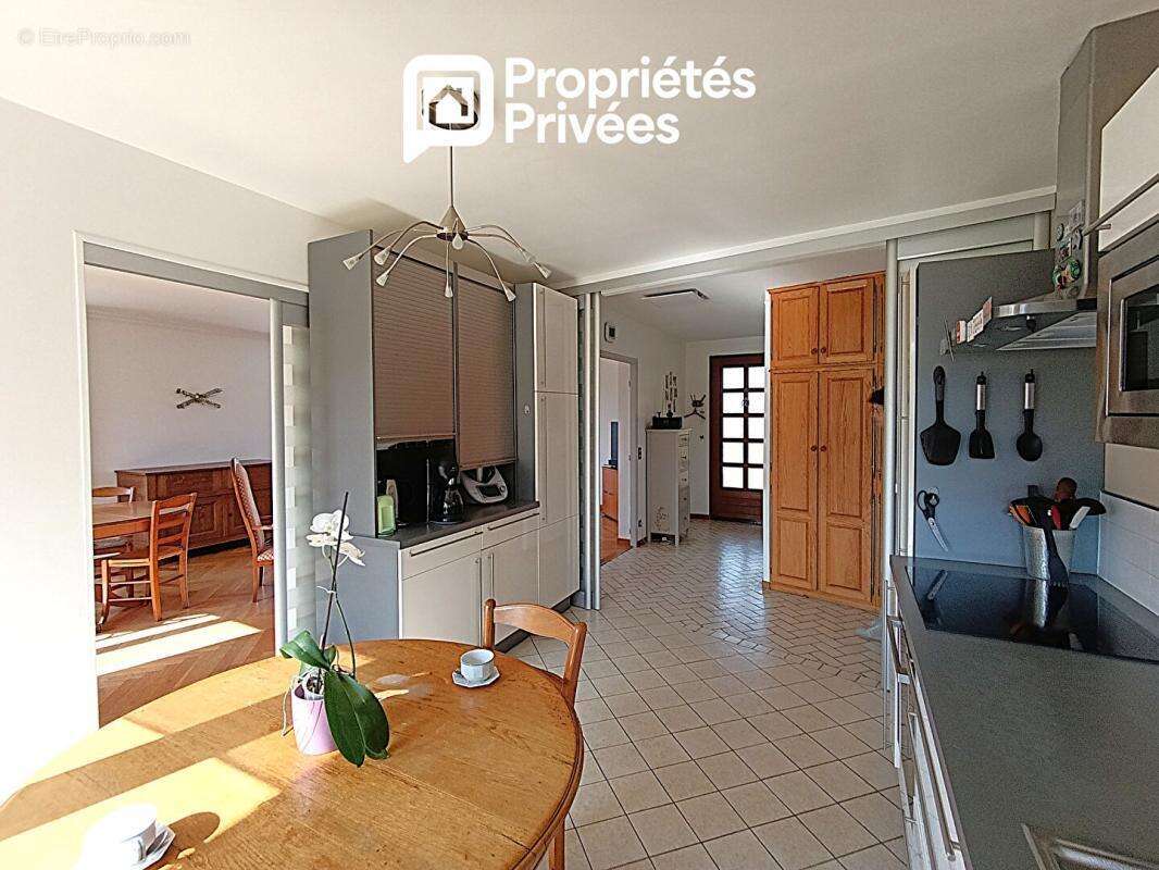 Dans le Dépt 25, en secteur limitrophe à MARNAY 70 : Belle maison familiale de 193 m2 habitables avec sous-sol complet semi-ente - photo 17