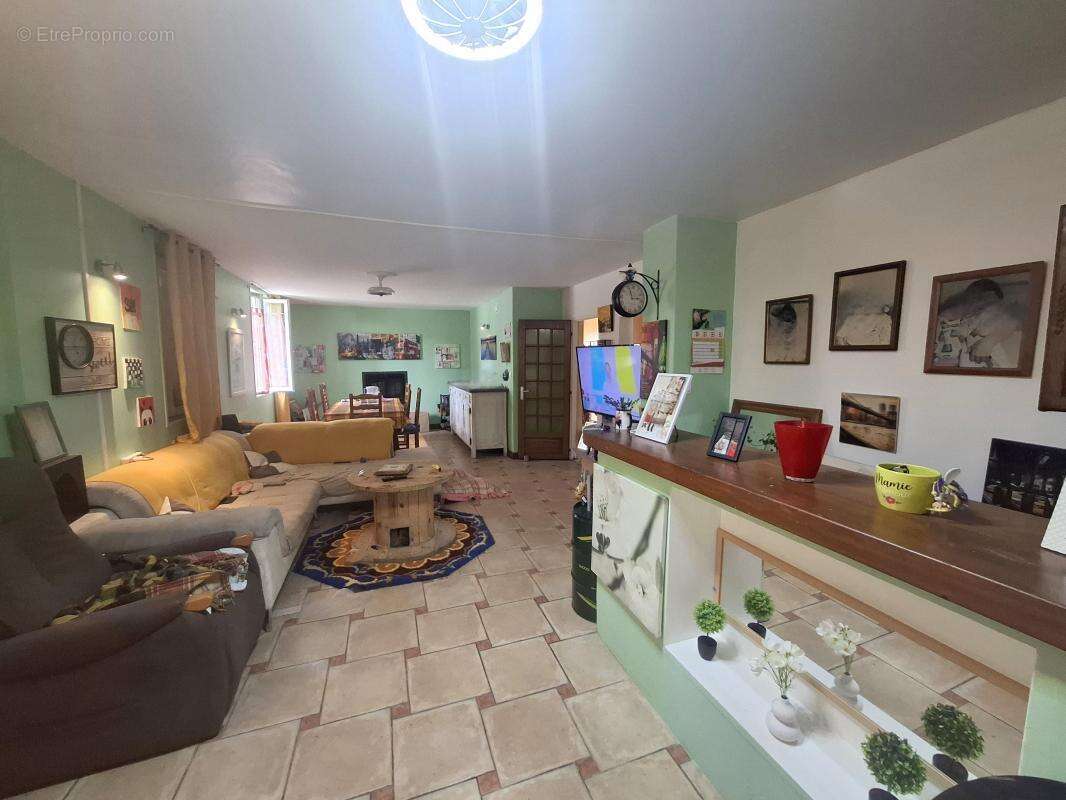 Maison à CUISE-LA-MOTTE