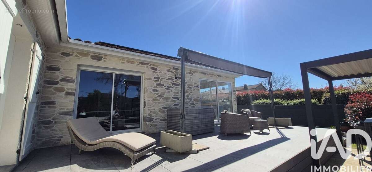 Photo 2 - Maison à SAINT-BAUZILLE-DE-PUTOIS