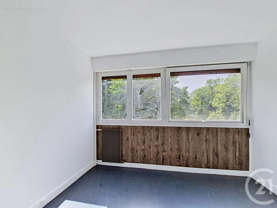 Appartement à VAUX-LE-PENIL