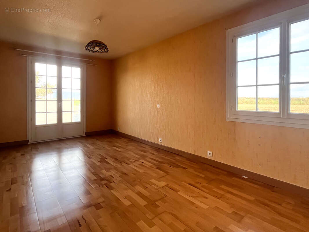 Maison à SAINTE-SOULLE