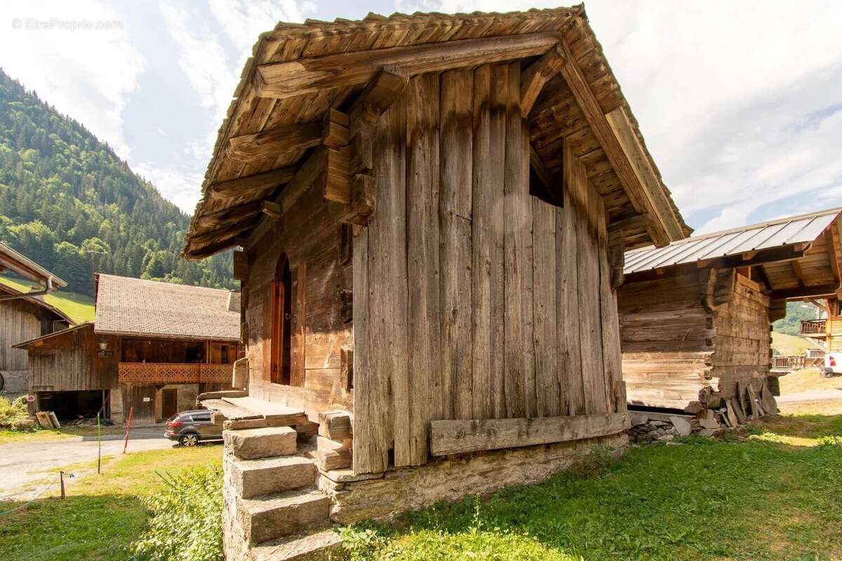 Un chalet traditionnel de 6 chambres et 4 salles de bain dans un hameau recherché proche du centre de Morzine - photo 12