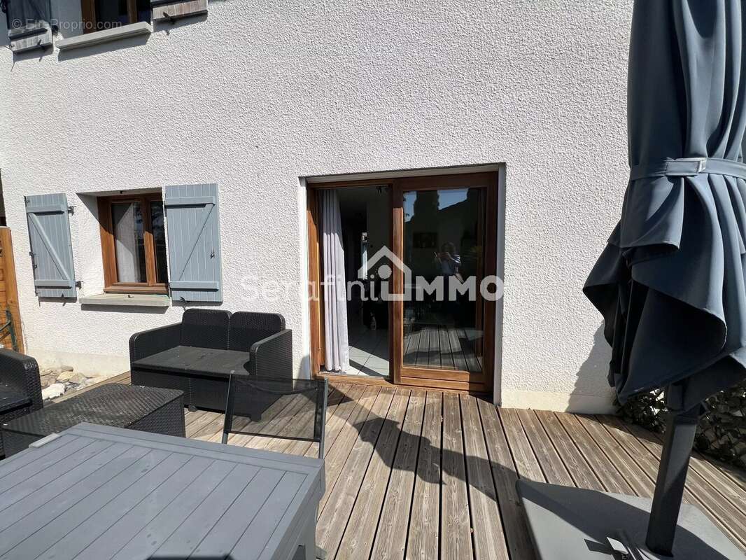 Appartement à POISY