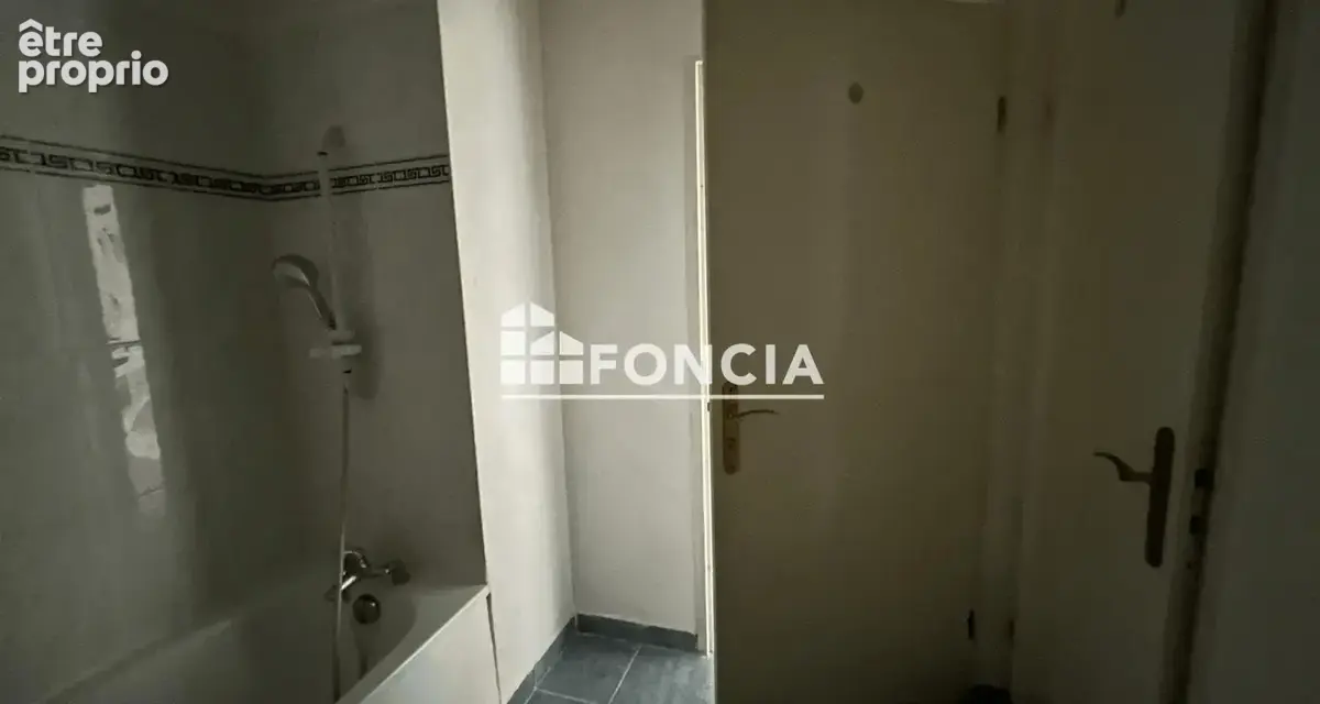Appartement T3 libre en rez-de-chaussée avec parking privatif et cellier - photo 12