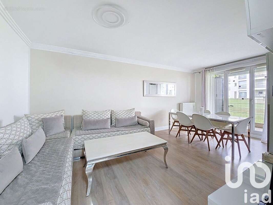 Photo 3 - Appartement à SURESNES