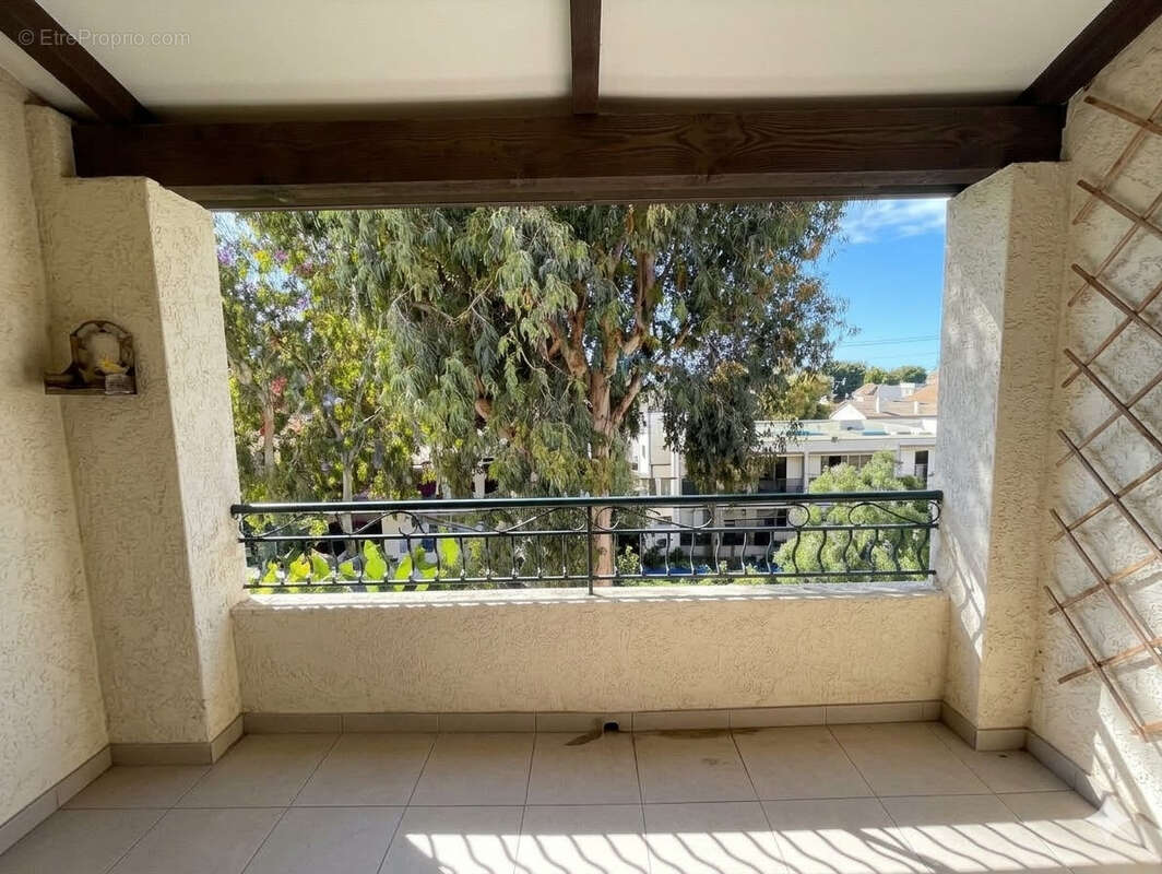 Appartement à SAINT-CYR-SUR-MER