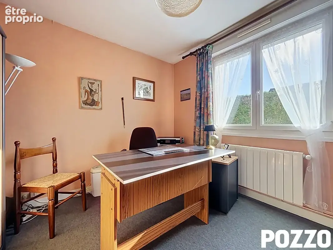 A vendre - maison centre bourg de torigni avec sous-sol total et plain pied. - photo 3