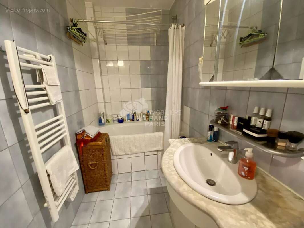 Appartement à NEUILLY-SUR-SEINE