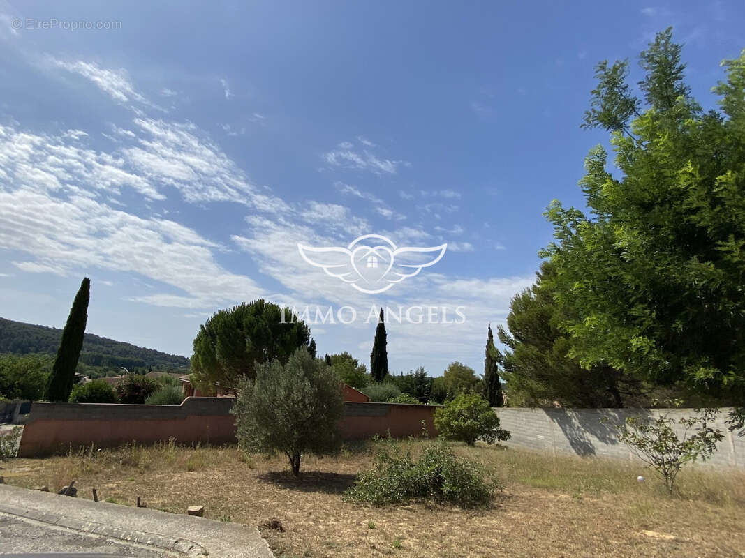 Terrain à BIZE-MINERVOIS