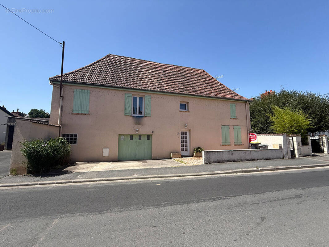 Maison à MONTLUCON