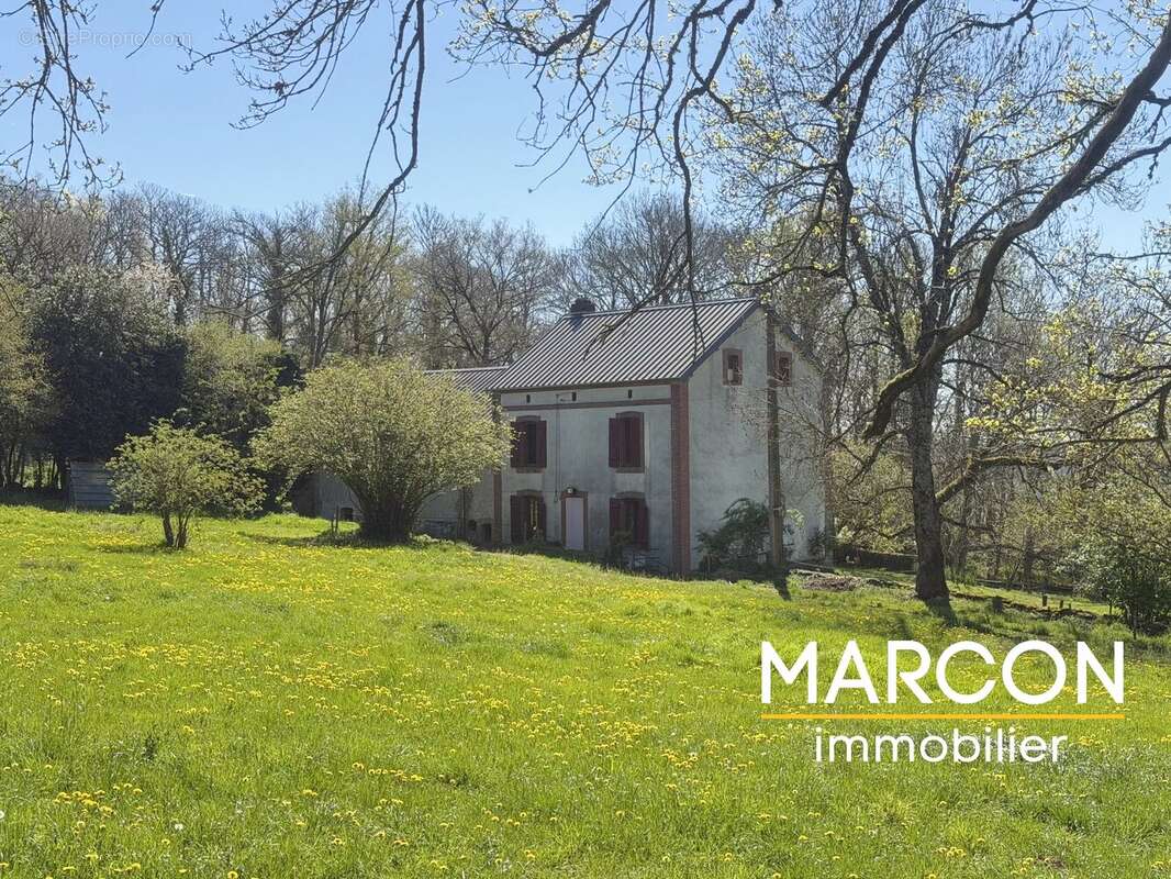Maison à CHAMPSANGLARD