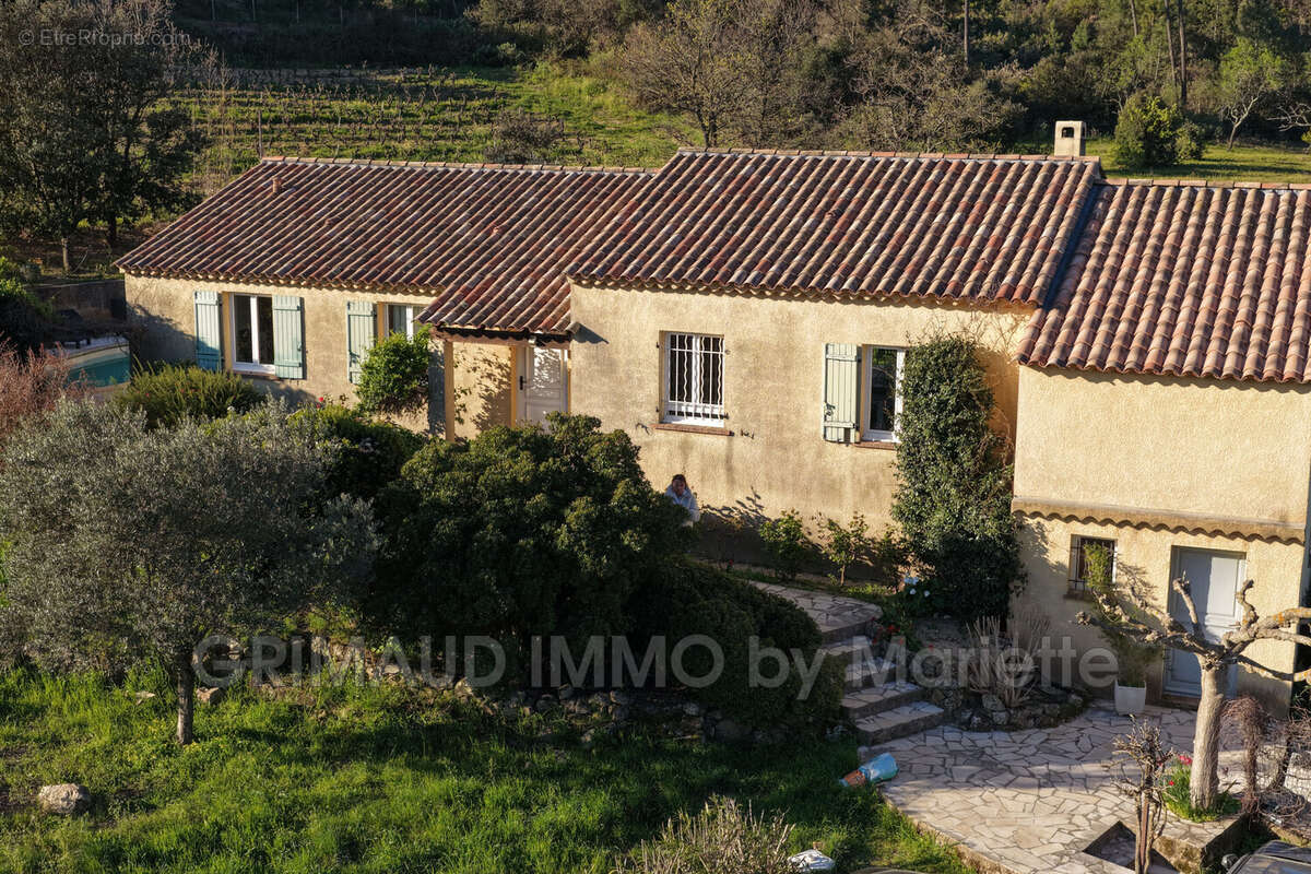 Maison à PLAN-DE-LA-TOUR