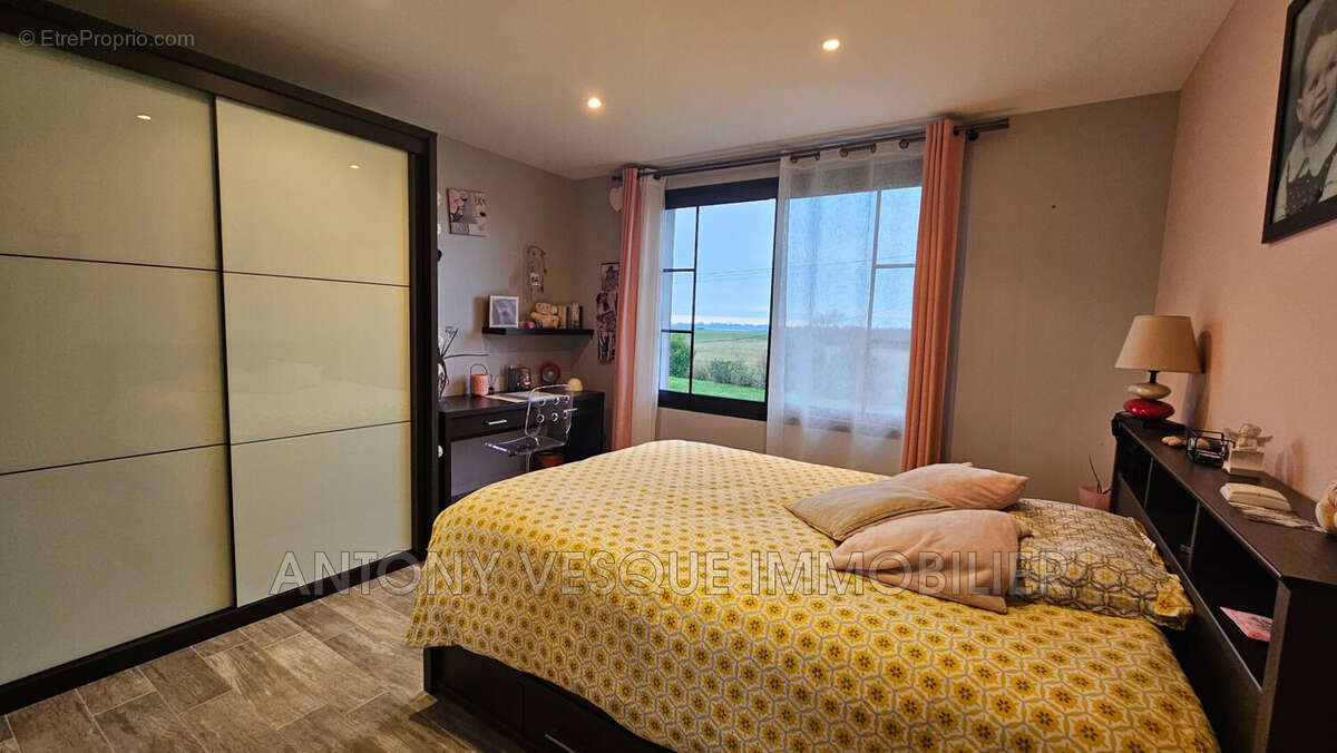 Maison à REGNEVILLE-SUR-MER